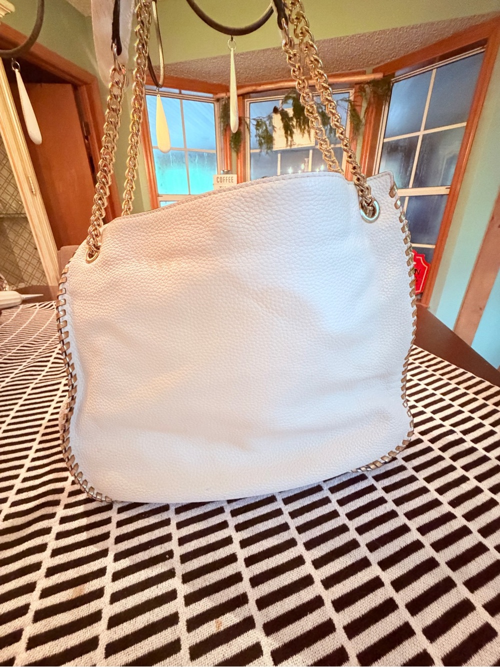 Michael Kors Cream Shoulder Bag with Gold Chain and Tassel - Picture 3 of 5